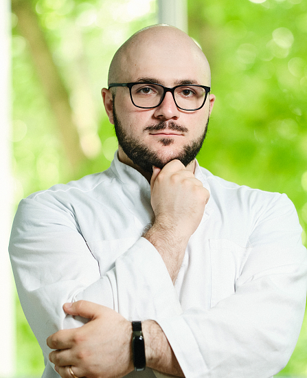 Акопян Аршак Александрович, Врач-онколог